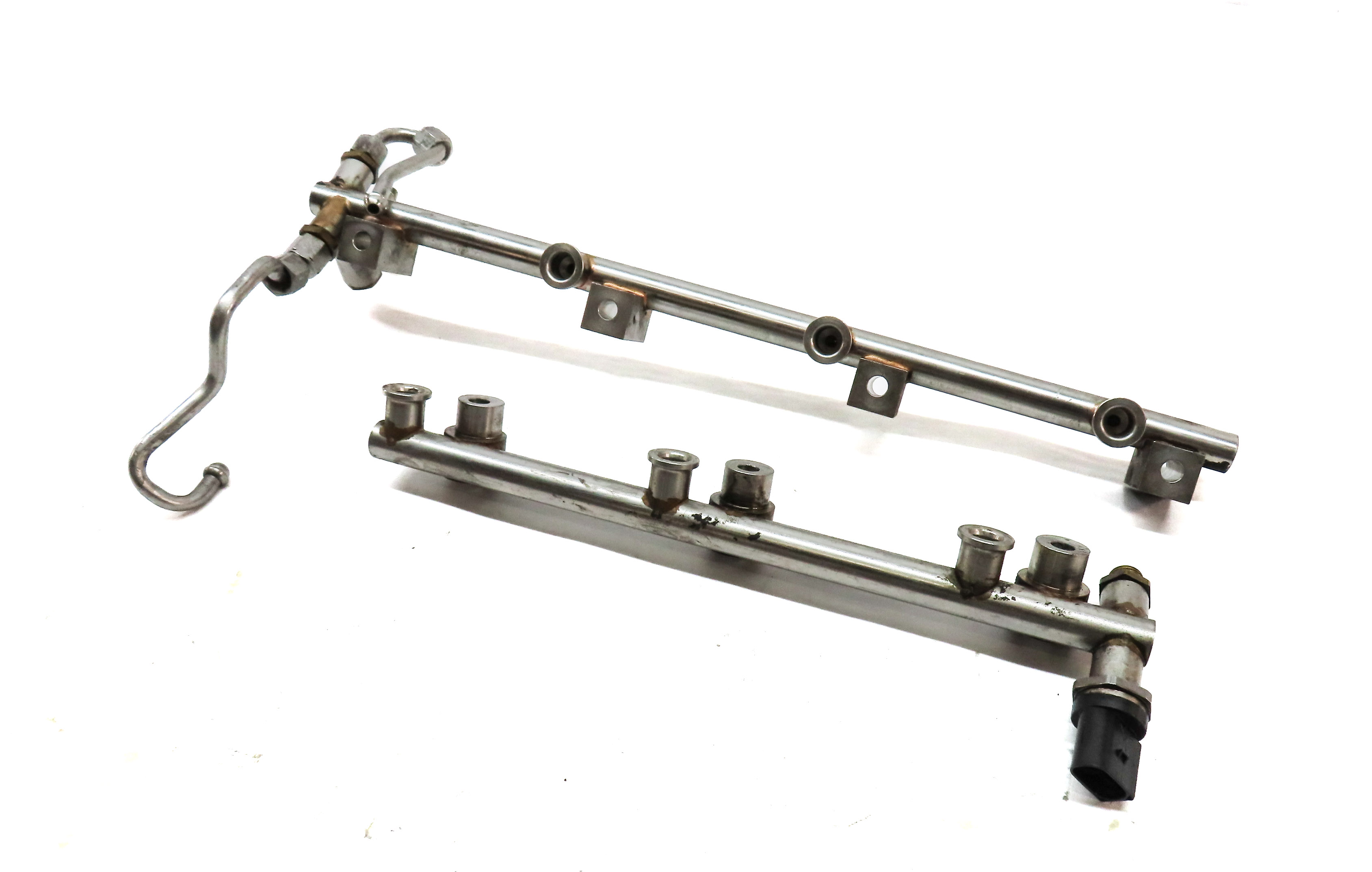 2013 PORSCHE CAYENNE (958) 3.6L (M55) ENGINE FUEL INJECTOR RAIL SET/2 — exact item pictured